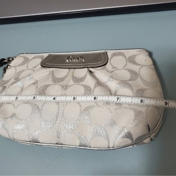 Coach White Monogram Canvas Large Wristlet Clutch Bag - Picture 11 of 14